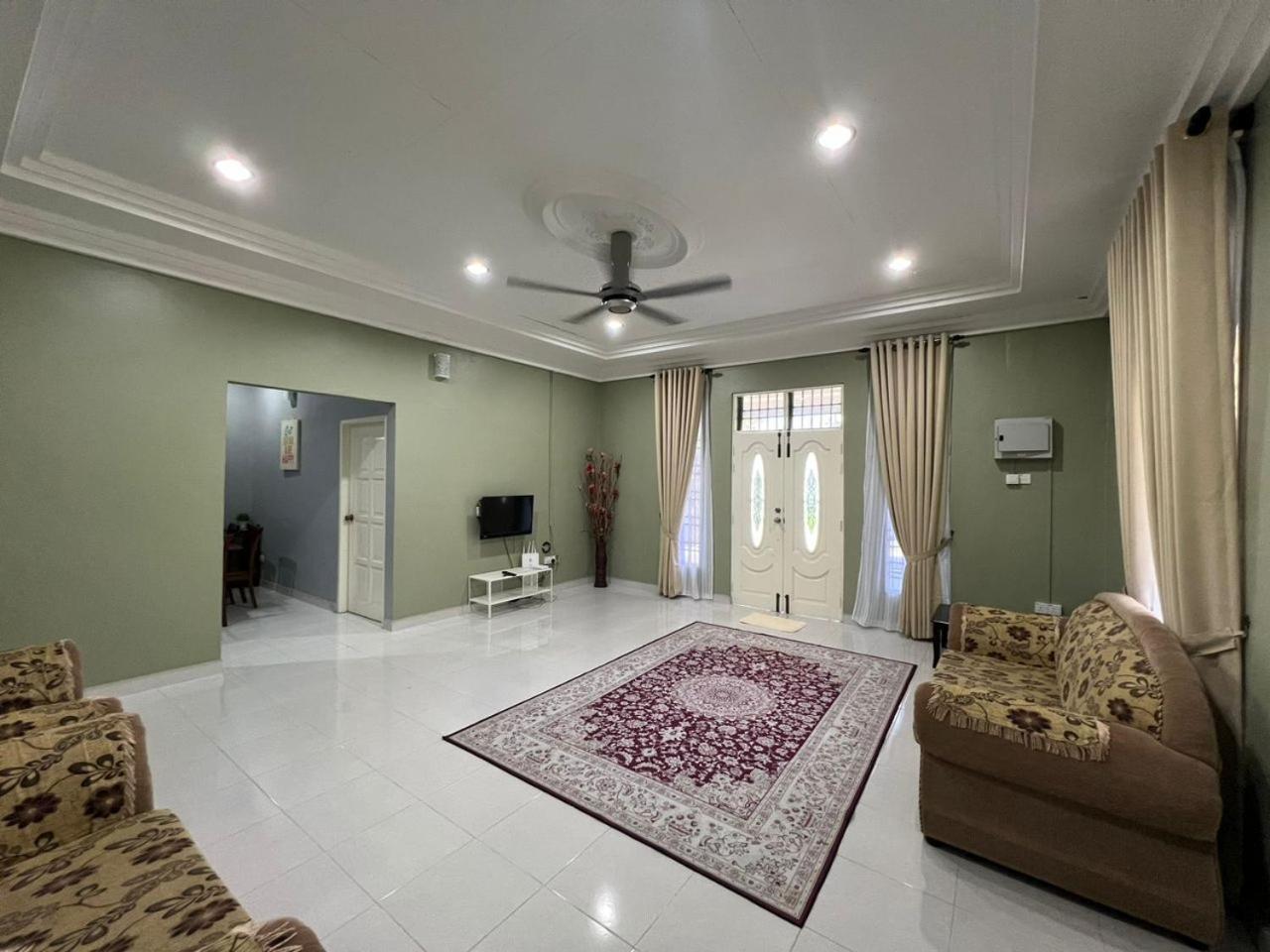 Relaxs Homestay Кота Бару Екстериор снимка