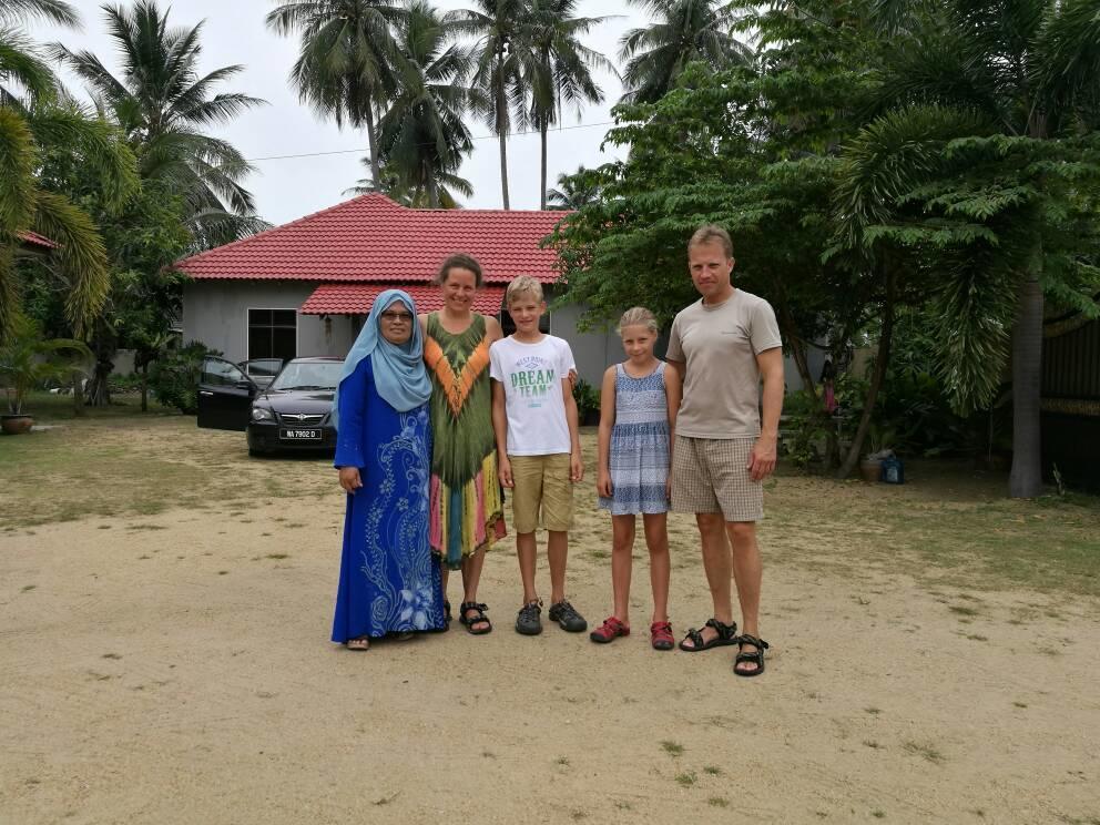 Relaxs Homestay Кота Бару Стая снимка