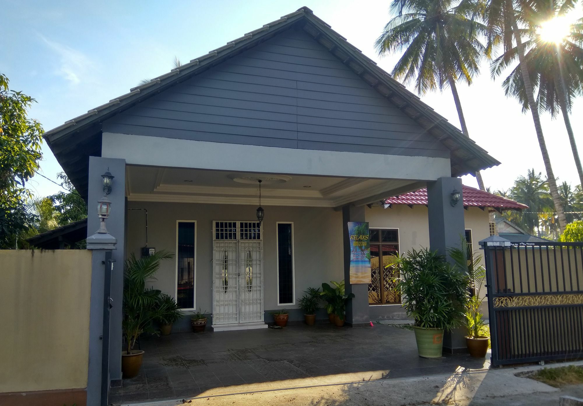 Relaxs Homestay Кота Бару Екстериор снимка